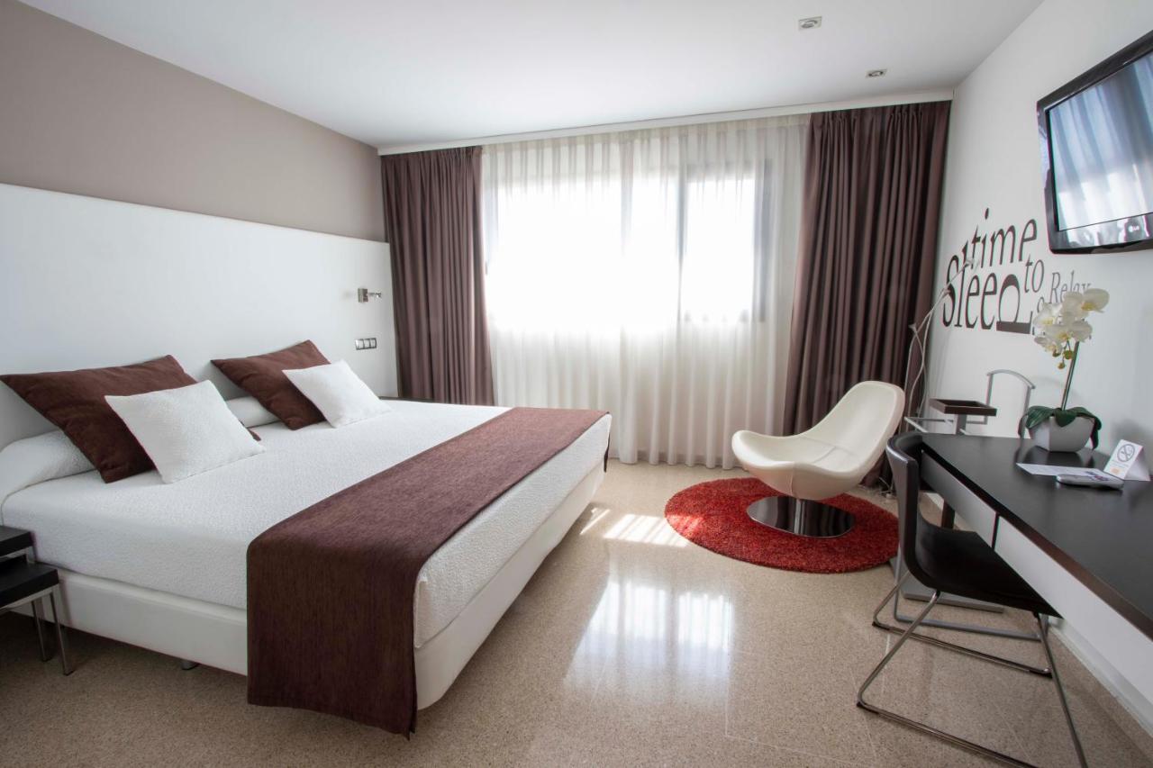 วิลลา อโลจาเมียนโท อิ คอนเกรโซส Hotel San Vicente Raspeig ภายนอก รูปภาพ
