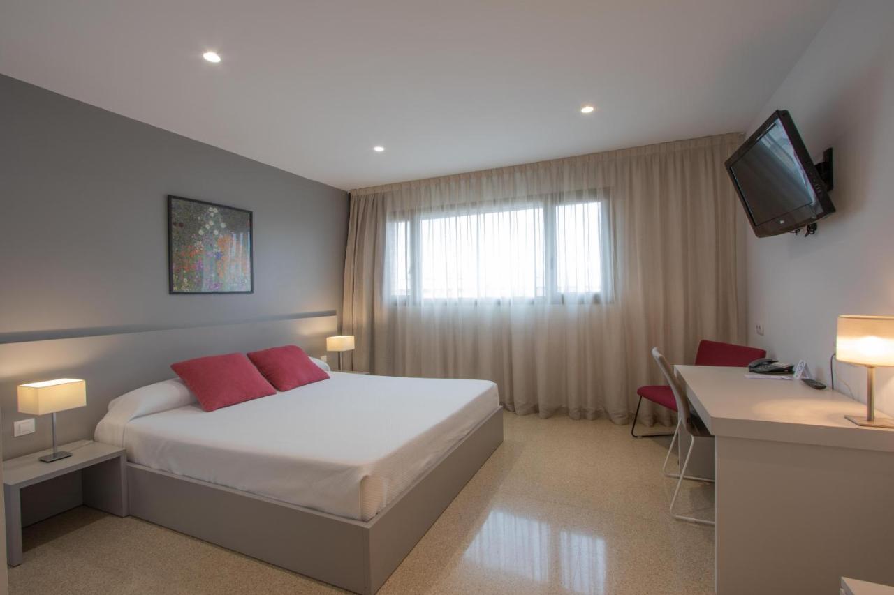 วิลลา อโลจาเมียนโท อิ คอนเกรโซส Hotel San Vicente Raspeig ภายนอก รูปภาพ